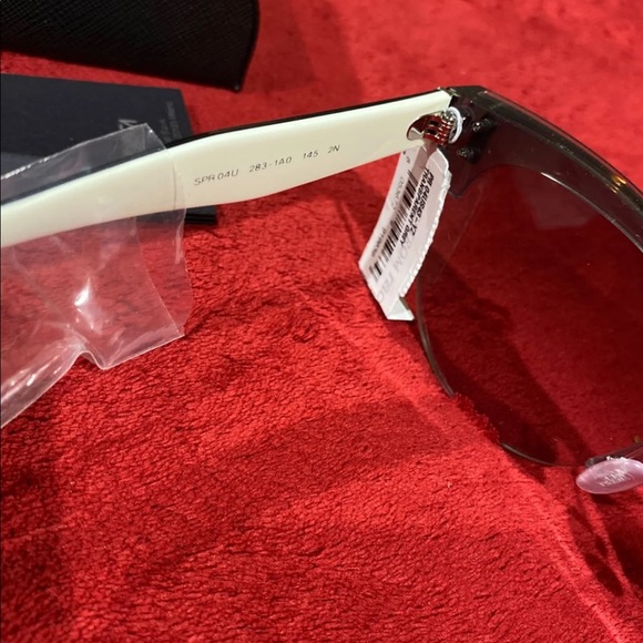Prada sunglasses - Picture 8 of 8